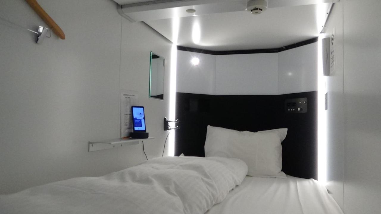 Hearts Capsule Hotel & Spa Hakata Fukuoka  Esterno foto